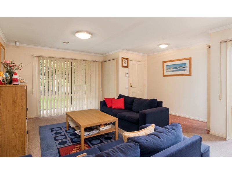 4B Vinter Avenue, Croydon VIC 3136