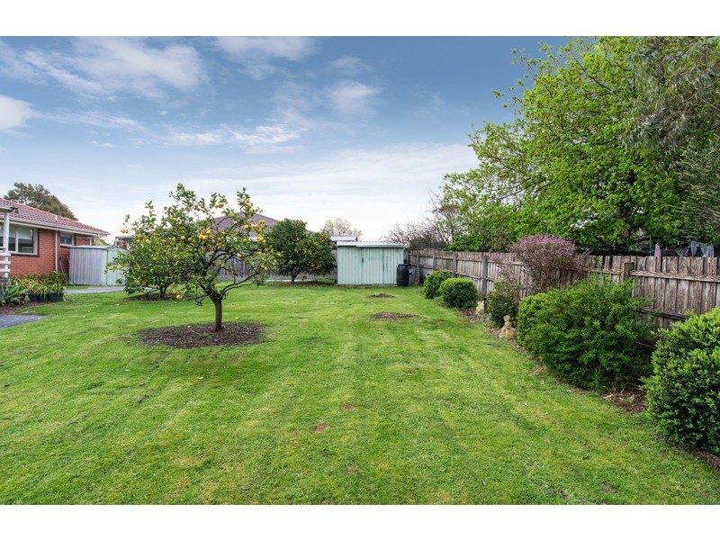 19 Corrong Crescent, Mooroolbark VIC 3138