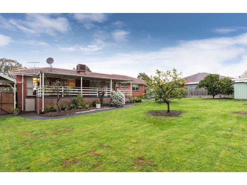 19 Corrong Crescent, Mooroolbark VIC 3138