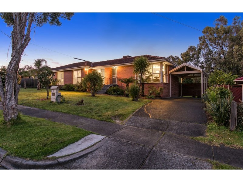 19 Corrong Crescent, Mooroolbark VIC 3138