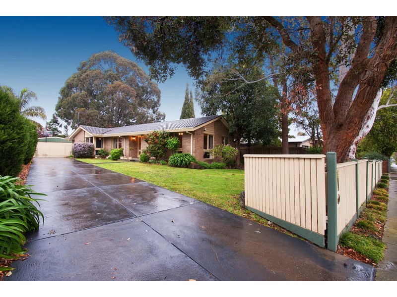 17 Tennyson Avenue, Kilsyth VIC 3137