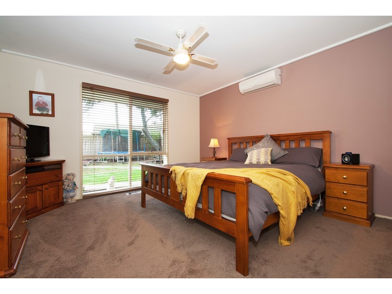 17 Tennyson Avenue, Kilsyth VIC 3137