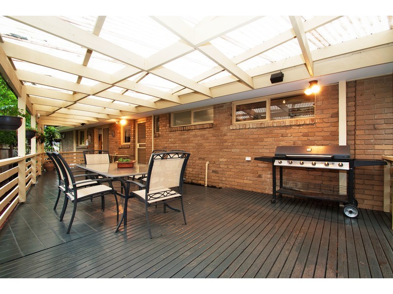 17 Tennyson Avenue, Kilsyth VIC 3137