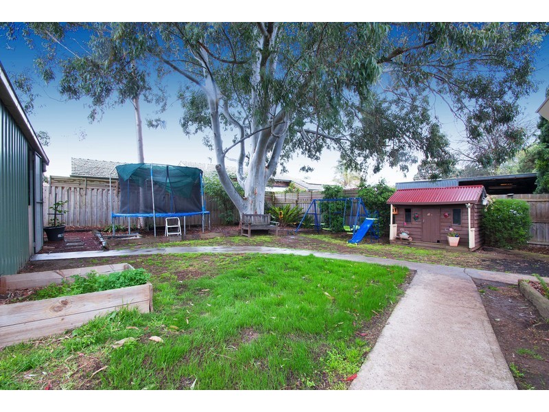 17 Tennyson Avenue, Kilsyth VIC 3137