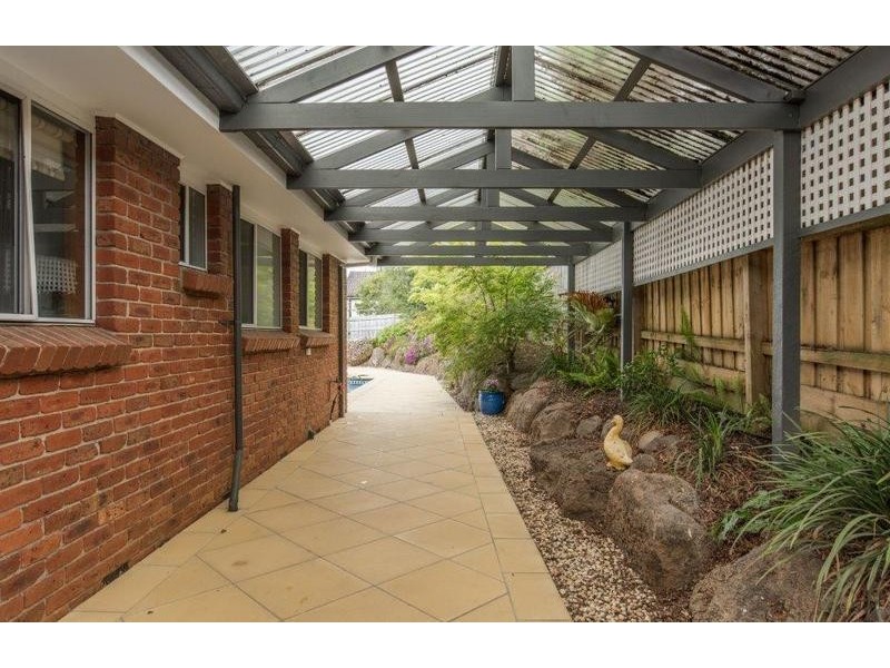 16 Wainewright Avenue, Mooroolbark VIC 3138