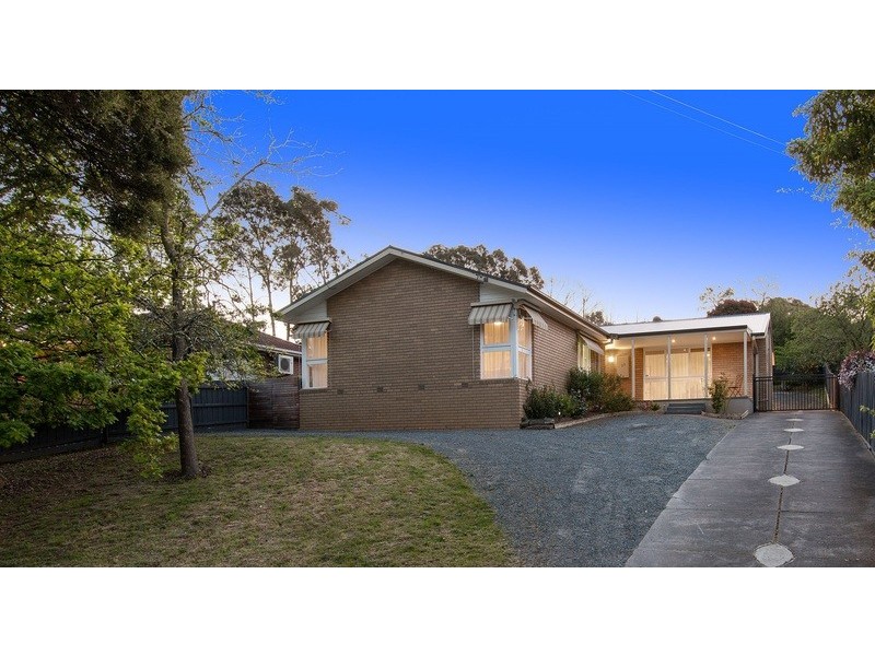 23 Barina Avenue, Mooroolbark VIC 3138
