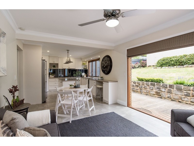 23 Barina Avenue, Mooroolbark VIC 3138