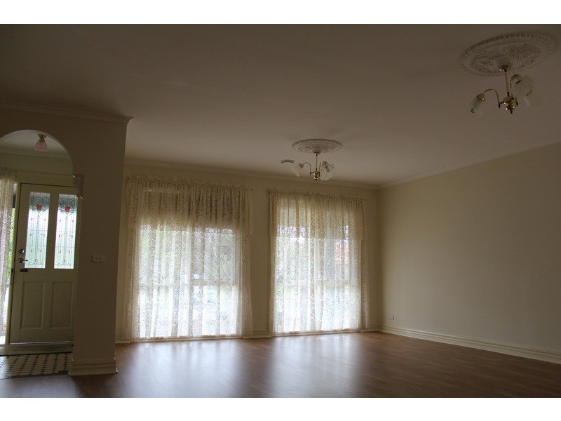 15 Collier Road, Kilsyth VIC 3137