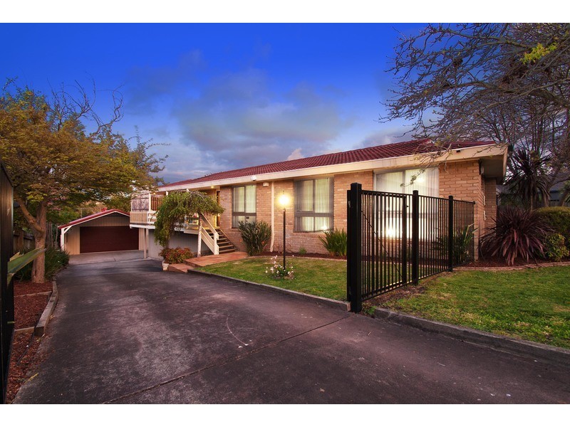 14 Club Point Drive, Chirnside Park VIC 3116