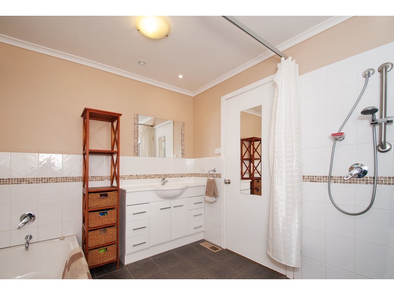 14 Club Point Drive, Chirnside Park VIC 3116