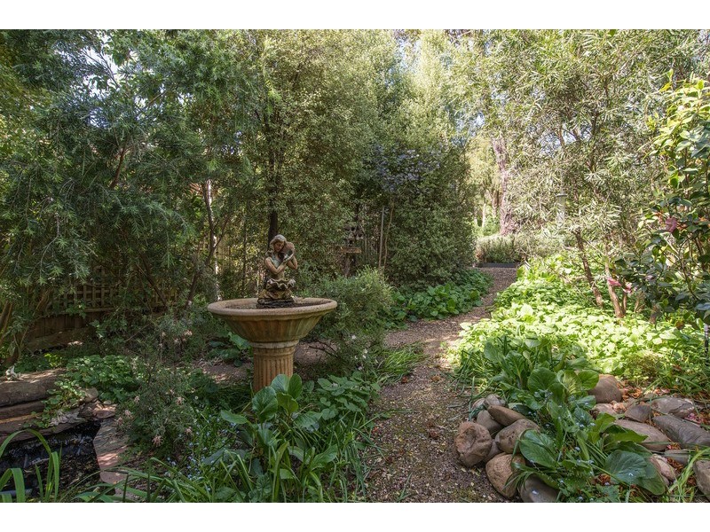 37 Valley Ho, Chirnside Park VIC 3116