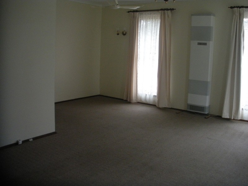 64 Cherylnne Crescent, Kilsyth VIC 3137