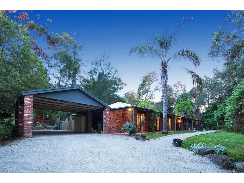 8 Lewis Road, Montrose VIC 3765