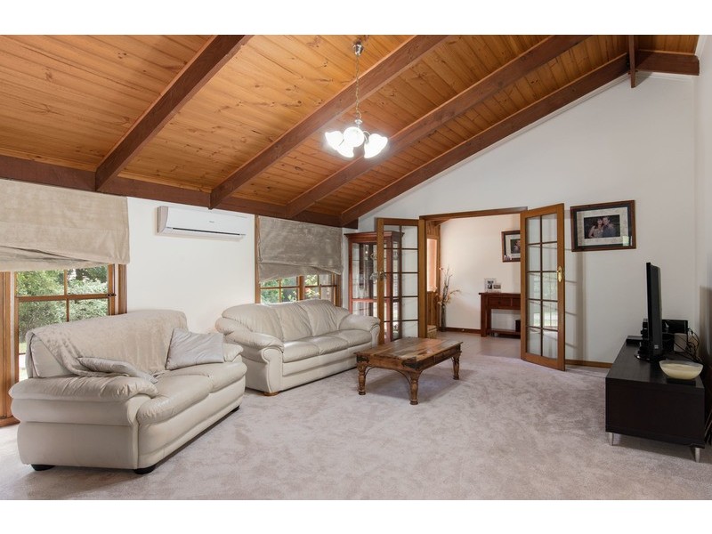 8 Lewis Road, Montrose VIC 3765