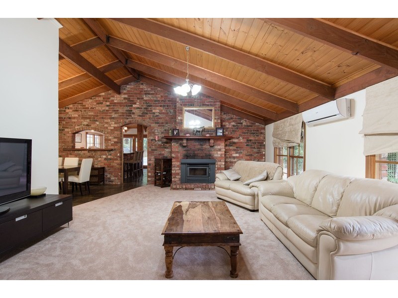 8 Lewis Road, Montrose VIC 3765