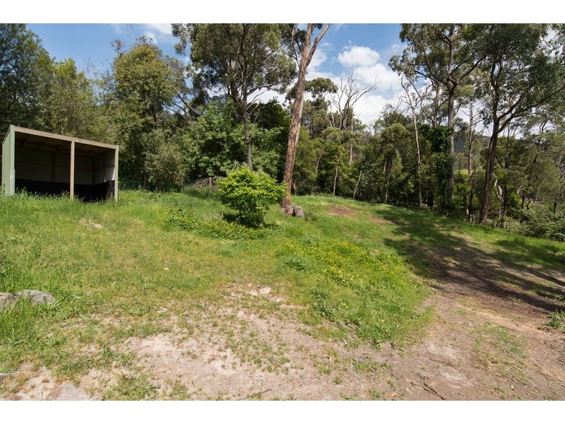 8 Lewis Road, Montrose VIC 3765