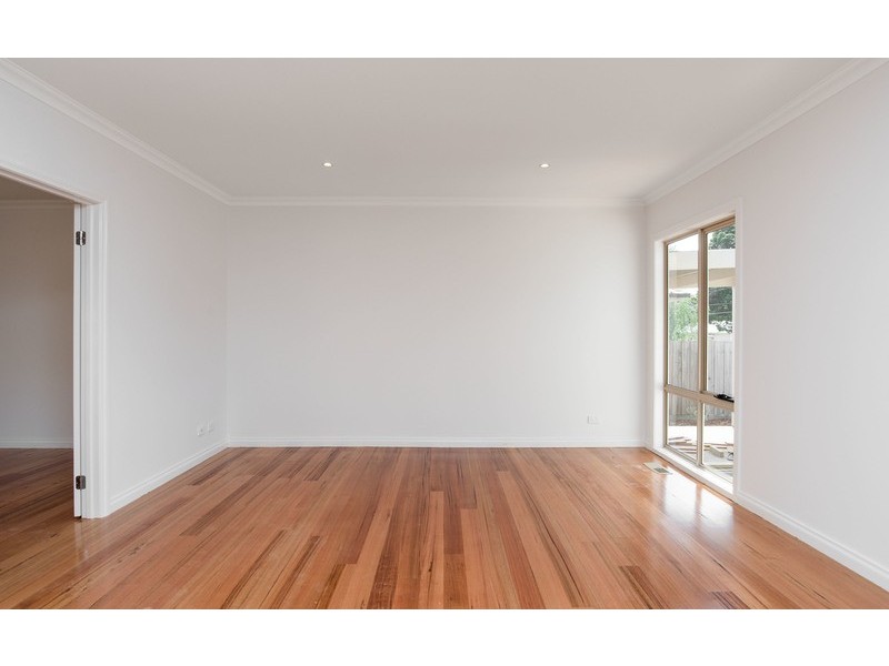 16 Gladys Grove, Croydon VIC 3136