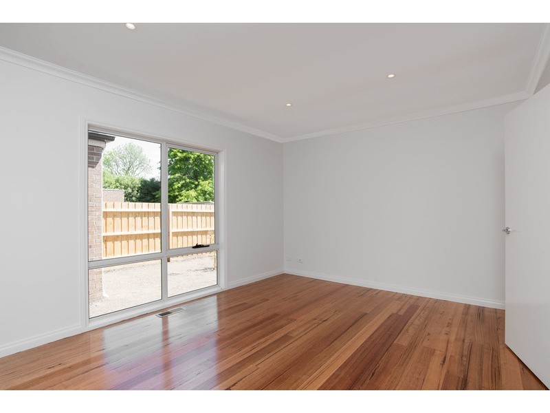 16 Gladys Grove, Croydon VIC 3136