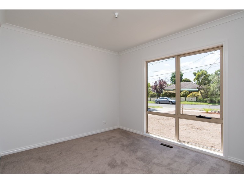 16 Gladys Grove, Croydon VIC 3136