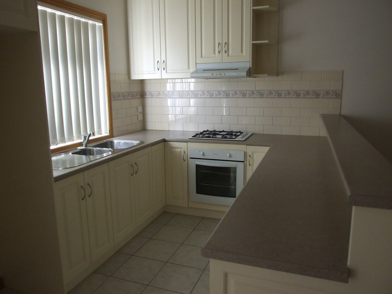 2/5 Charles Street, Mooroolbark VIC 3138