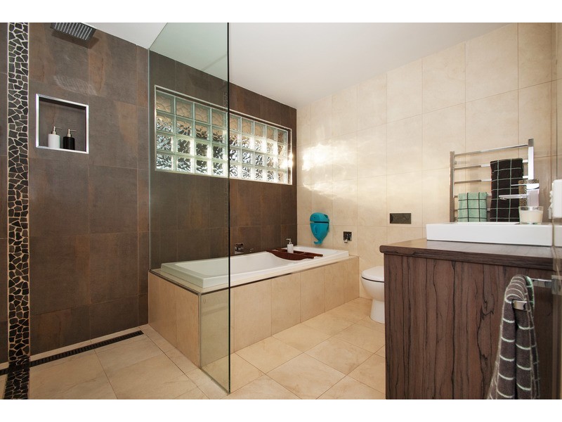 9 Roseman Road, Chirnside Park VIC 3116