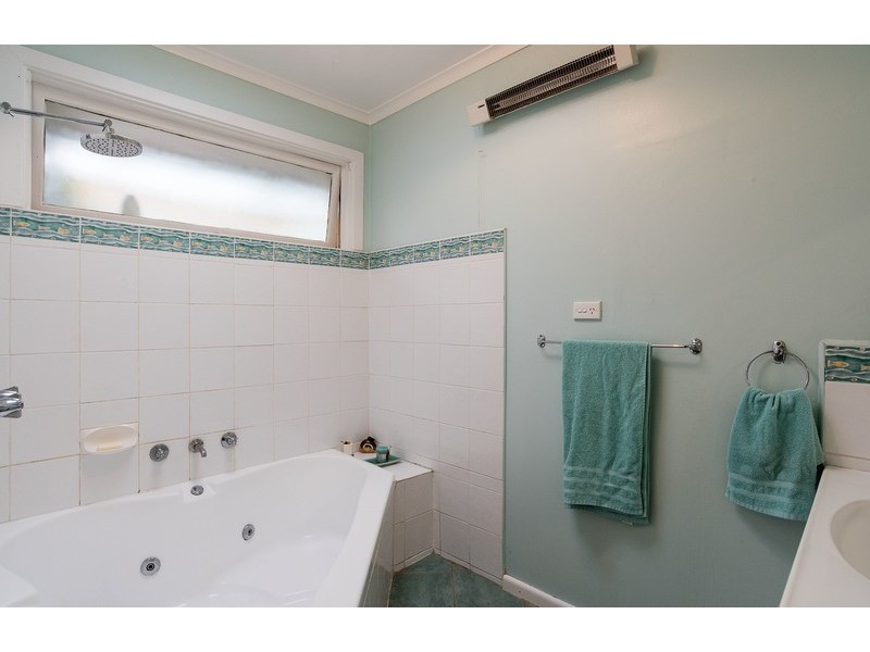 9 Morrison Crescent, Kilsyth VIC 3137