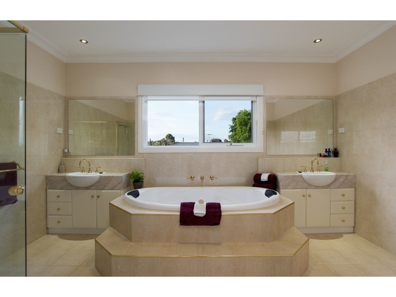 55 Larbert Road, Mooroolbark VIC 3138