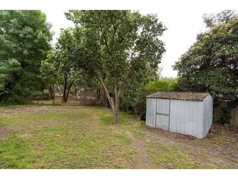 8 Ash Grove, Montrose VIC 3765