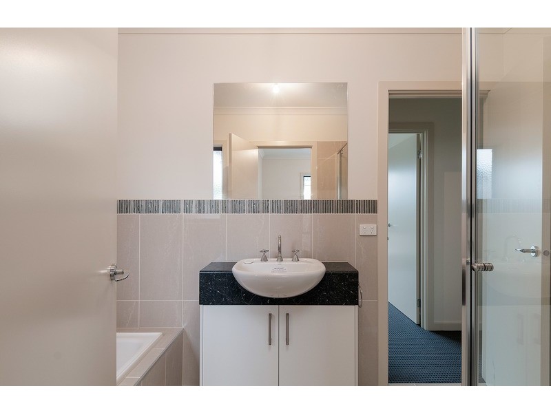 9A Aintree Street, Mooroolbark VIC 3138
