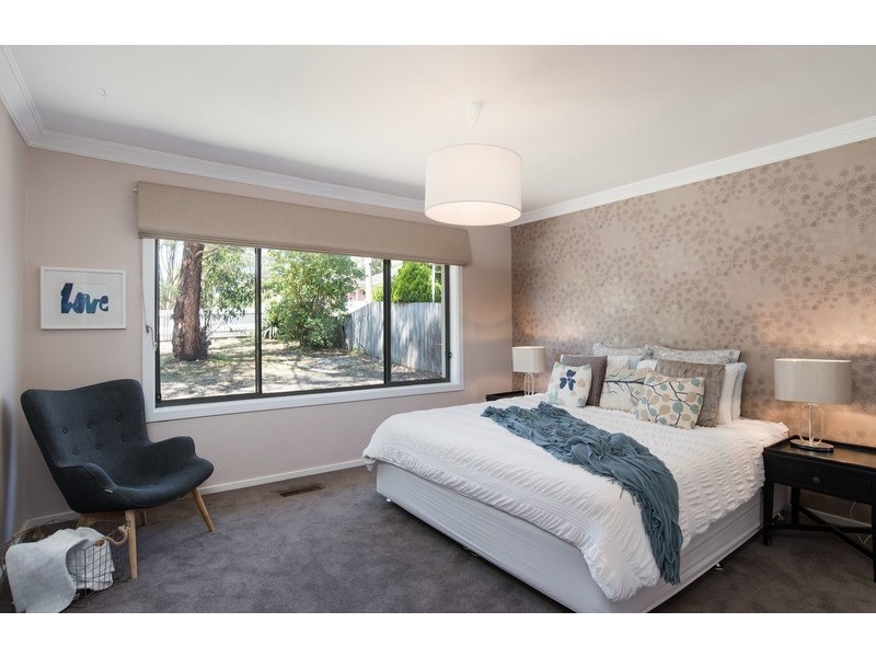 11 Bambra Street, Croydon VIC 3136