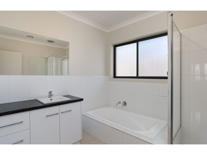 15A Nolan Avenue, Mooroolbark VIC 3138
