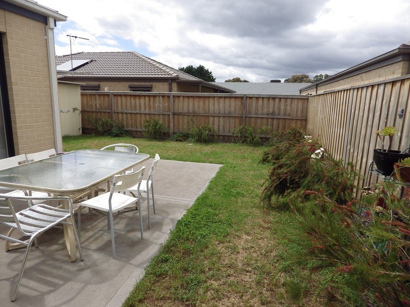 2 Tanika Circuit, Croydon VIC 3136