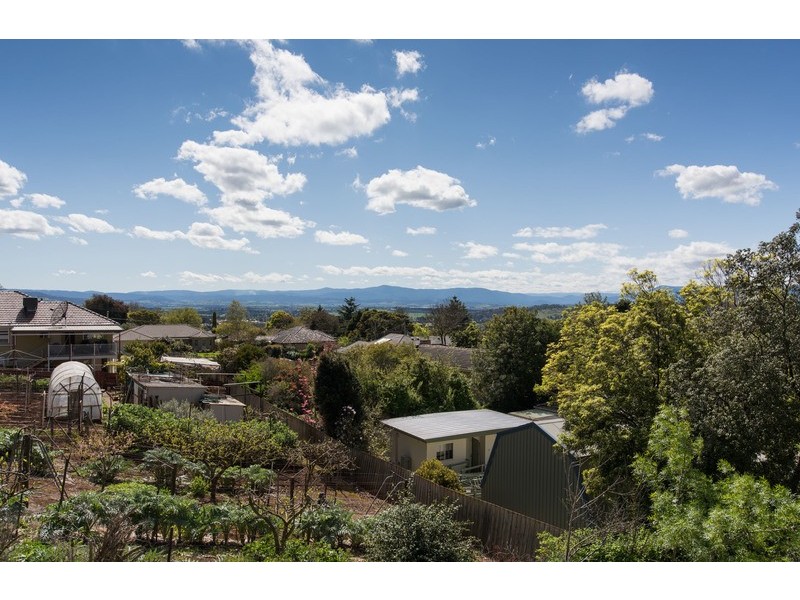 11 Victoria Road, Chirnside Park VIC 3116