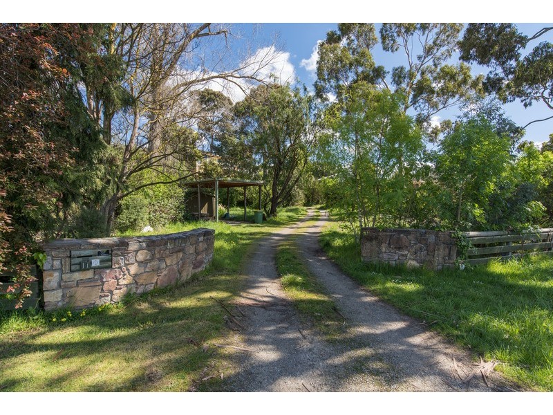 11 Victoria Road, Chirnside Park VIC 3116