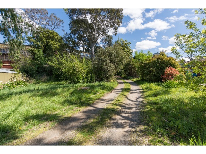 11 Victoria Road, Chirnside Park VIC 3116