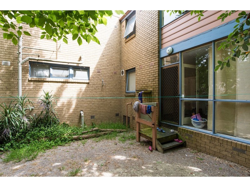 8/8 Landale Avenue, Croydon VIC 3136