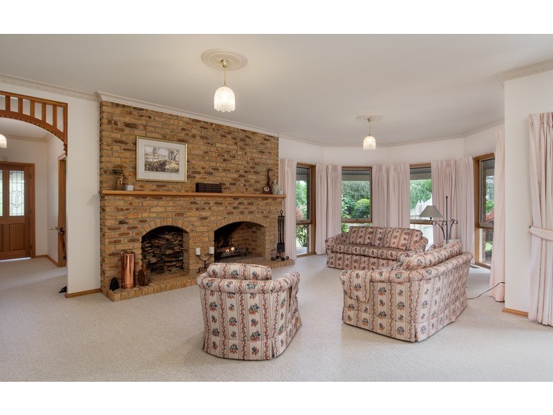 5 Fielden Close, Mooroolbark VIC 3138