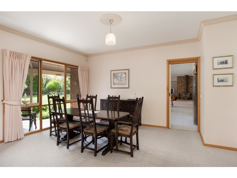 5 Fielden Close, Mooroolbark VIC 3138