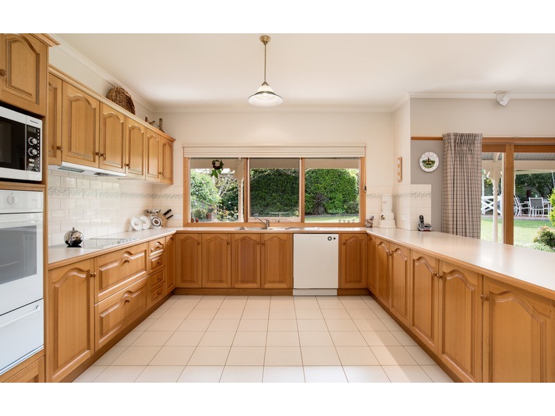 5 Fielden Close, Mooroolbark VIC 3138