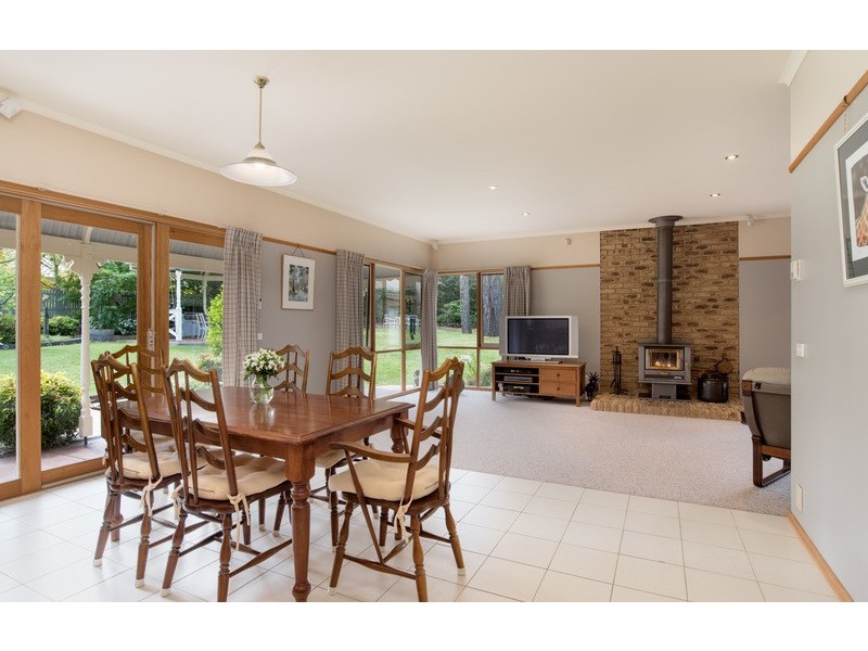 5 Fielden Close, Mooroolbark VIC 3138