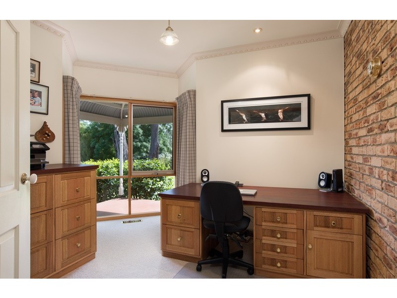 5 Fielden Close, Mooroolbark VIC 3138