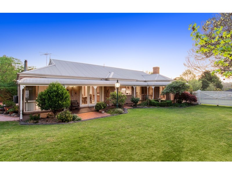 5 Fielden Close, Mooroolbark VIC 3138