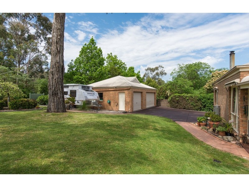 5 Fielden Close, Mooroolbark VIC 3138