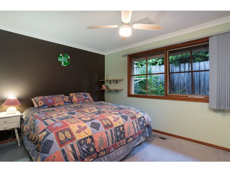 15 Greenbank Drive, Mooroolbark VIC 3138