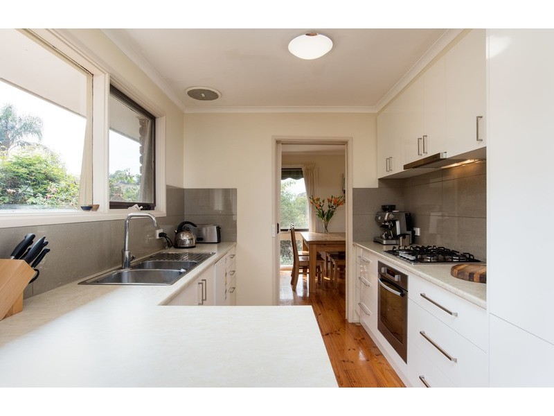 31 Landscape Drive, Mooroolbark VIC 3138