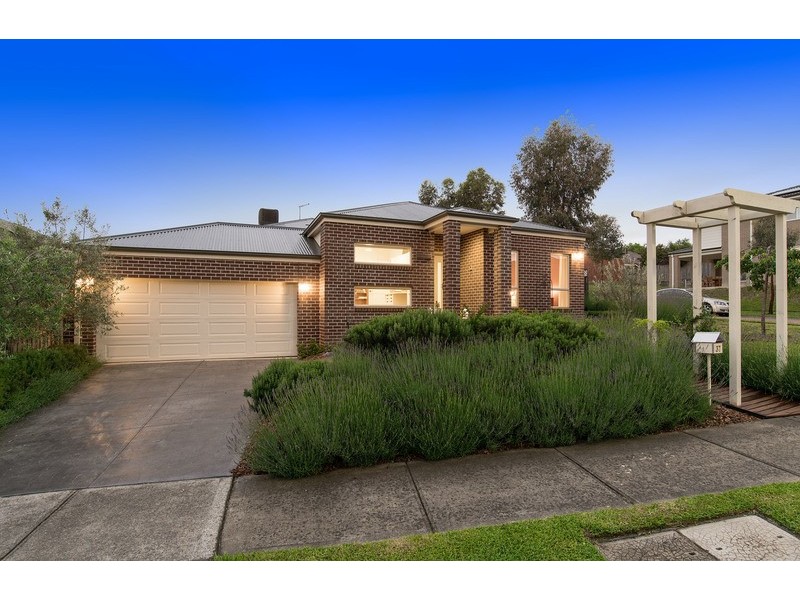 37 Larbert Road, Mooroolbark VIC 3138