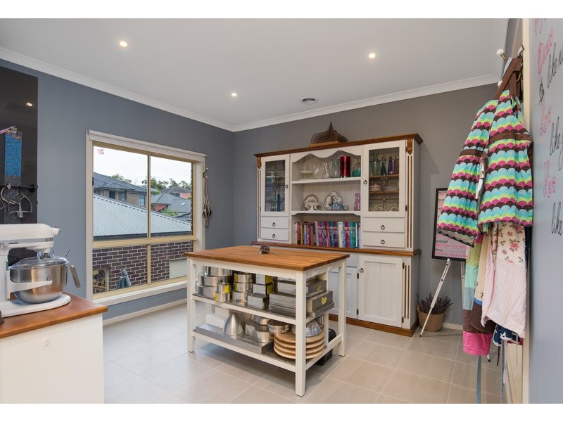37 Larbert Road, Mooroolbark VIC 3138