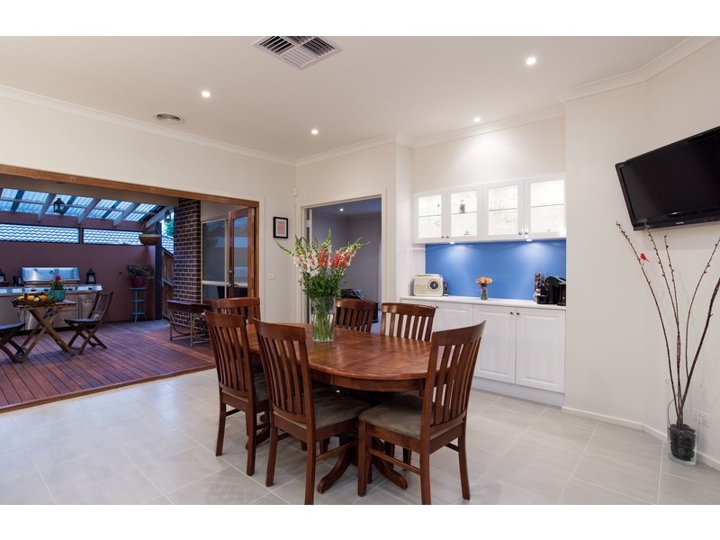 37 Larbert Road, Mooroolbark VIC 3138