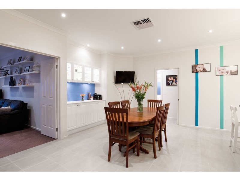 37 Larbert Road, Mooroolbark VIC 3138