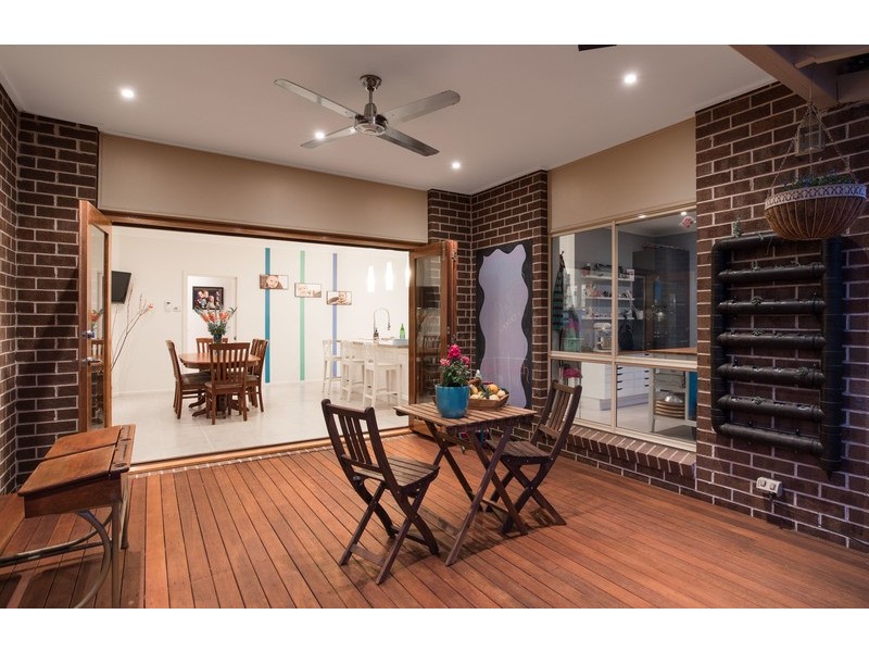 37 Larbert Road, Mooroolbark VIC 3138